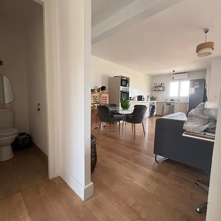 T3 A - 2 Avec Terrasse Et Parking Gratuit Proche Du Centre Et Des Plages *