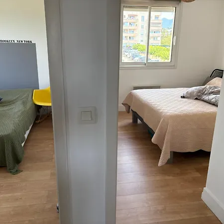 Apartamento T3 A - 2 Avec Terrasse Et Parking Gratuit Proche Du Centre Et Des Plages