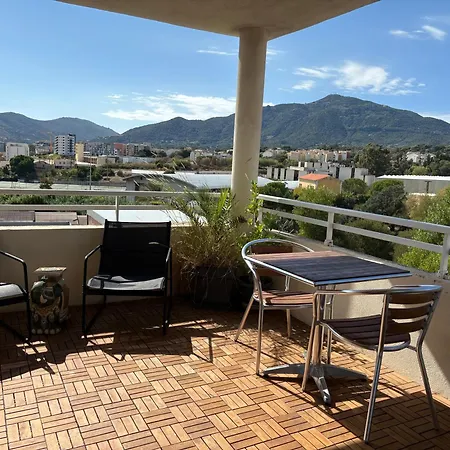 Apartamento T3 A - 2 Avec Terrasse Et Parking Gratuit Proche Du Centre Et Des Plages *
