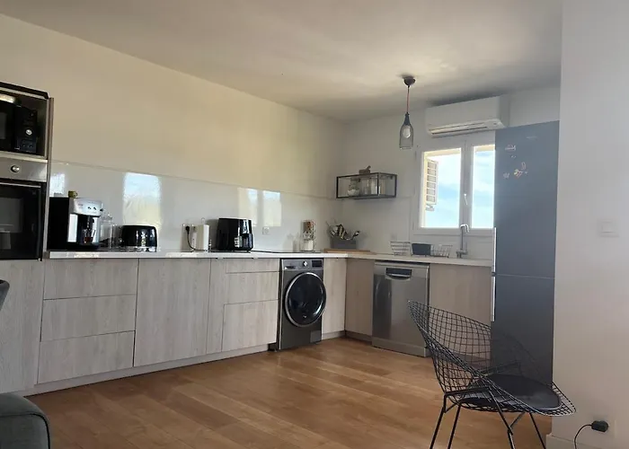 Apartment Lumineux A 2 *